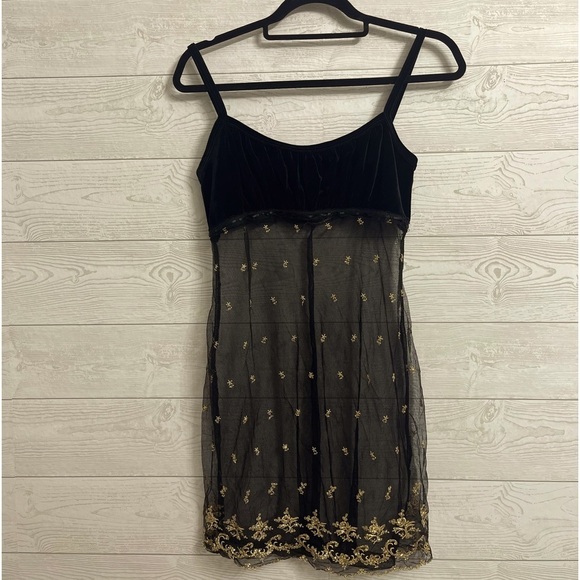 Other - No Brand Women’s Black Velvet Mesh Slip Dress. Size L